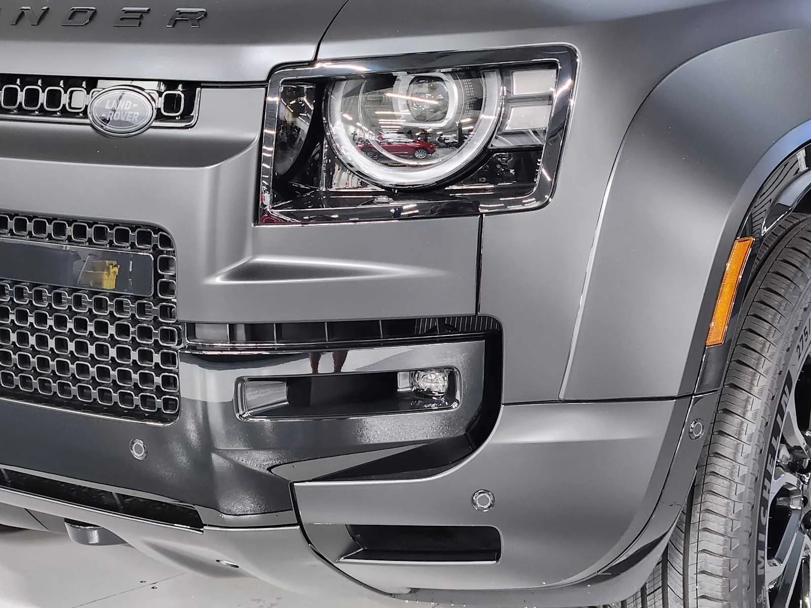 2026 Land Rover Defender OCTA Black - Photo 12