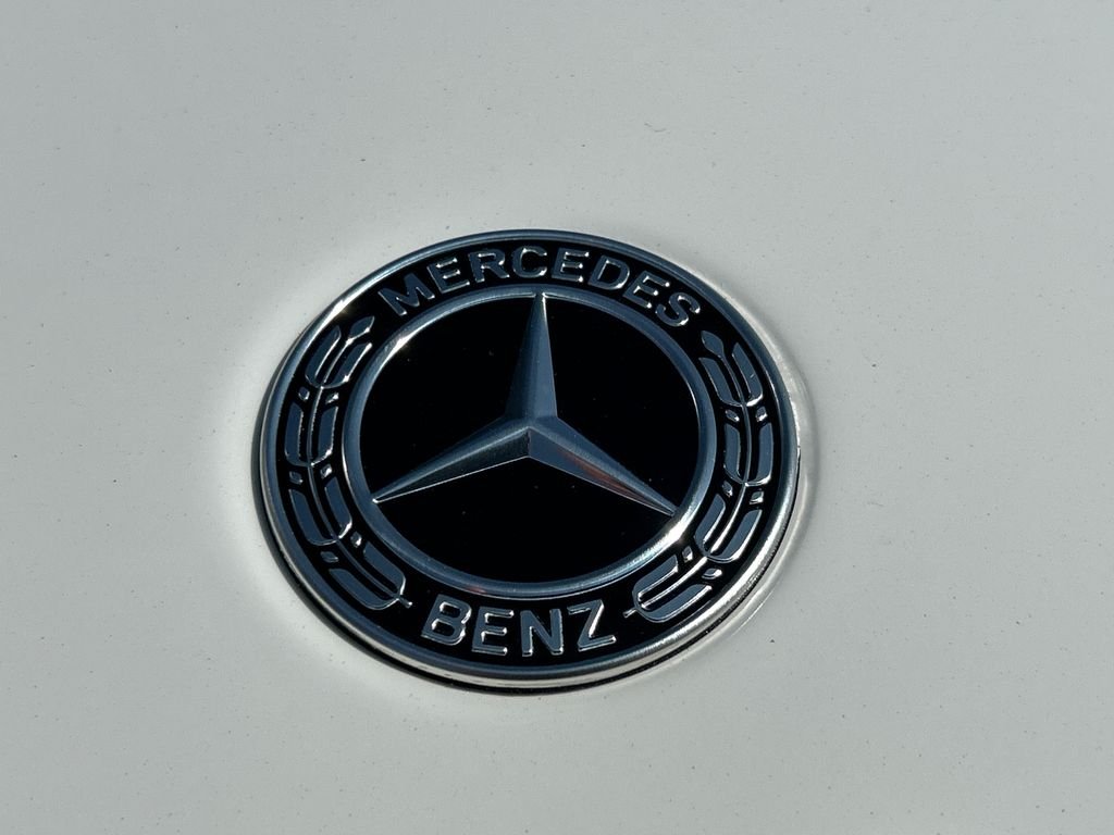 New 2026 Polar White Mercedes-Benz GLB 250 image 28