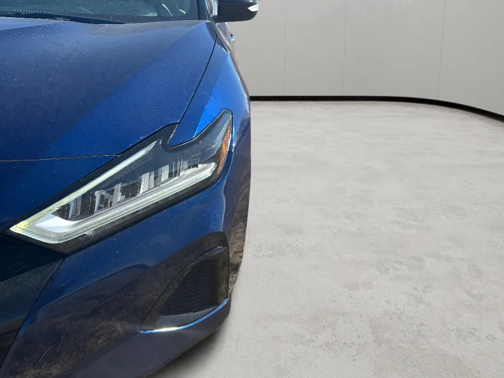 Used 2021 Deep Blue Pearl Nissan SV image 10
