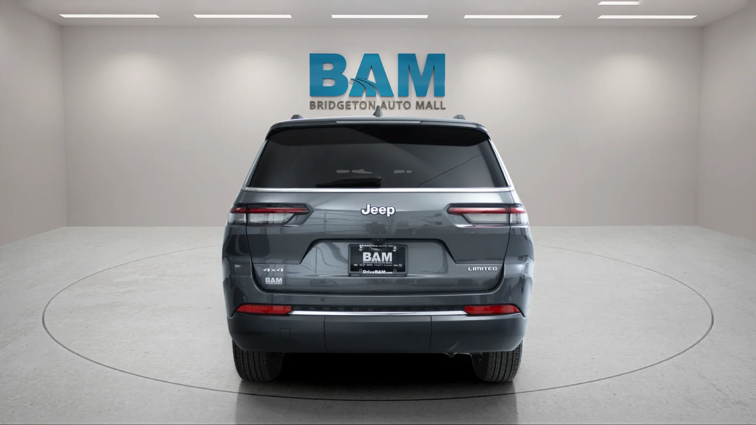 Used 2024 Gray Jeep Limited 4x4 image 6