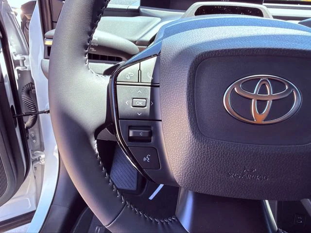 New 2026 Wind Chill Pearl with Midnight Black Metallic roof Toyota Limited image 13