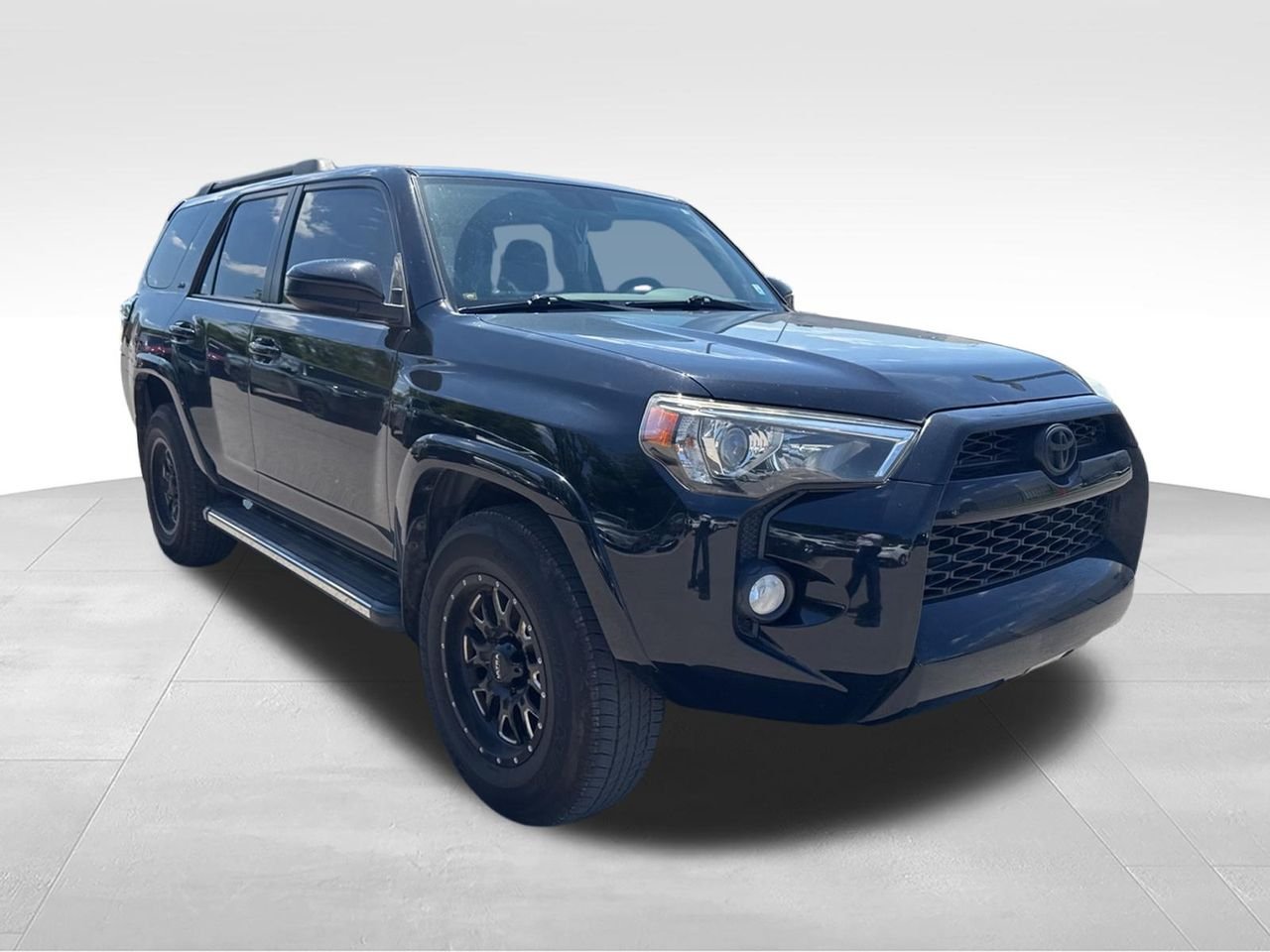 Used 2016 Black Toyota SR5 image 2