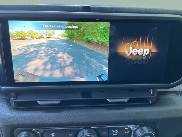 New 2026 Granite Crystal Metallic Clearcoat Jeep Sport S image 16
