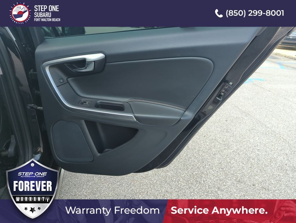 Used 2018 Black Volvo T5 image 32