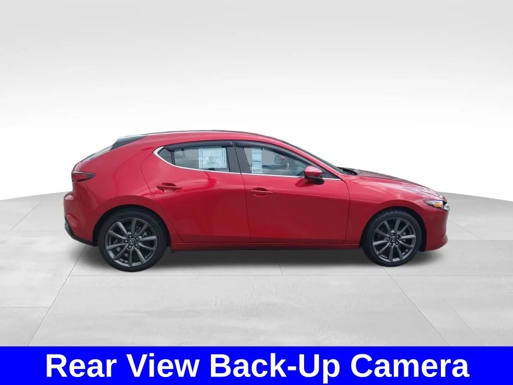 Used 2021 Red Mazda Select image 9