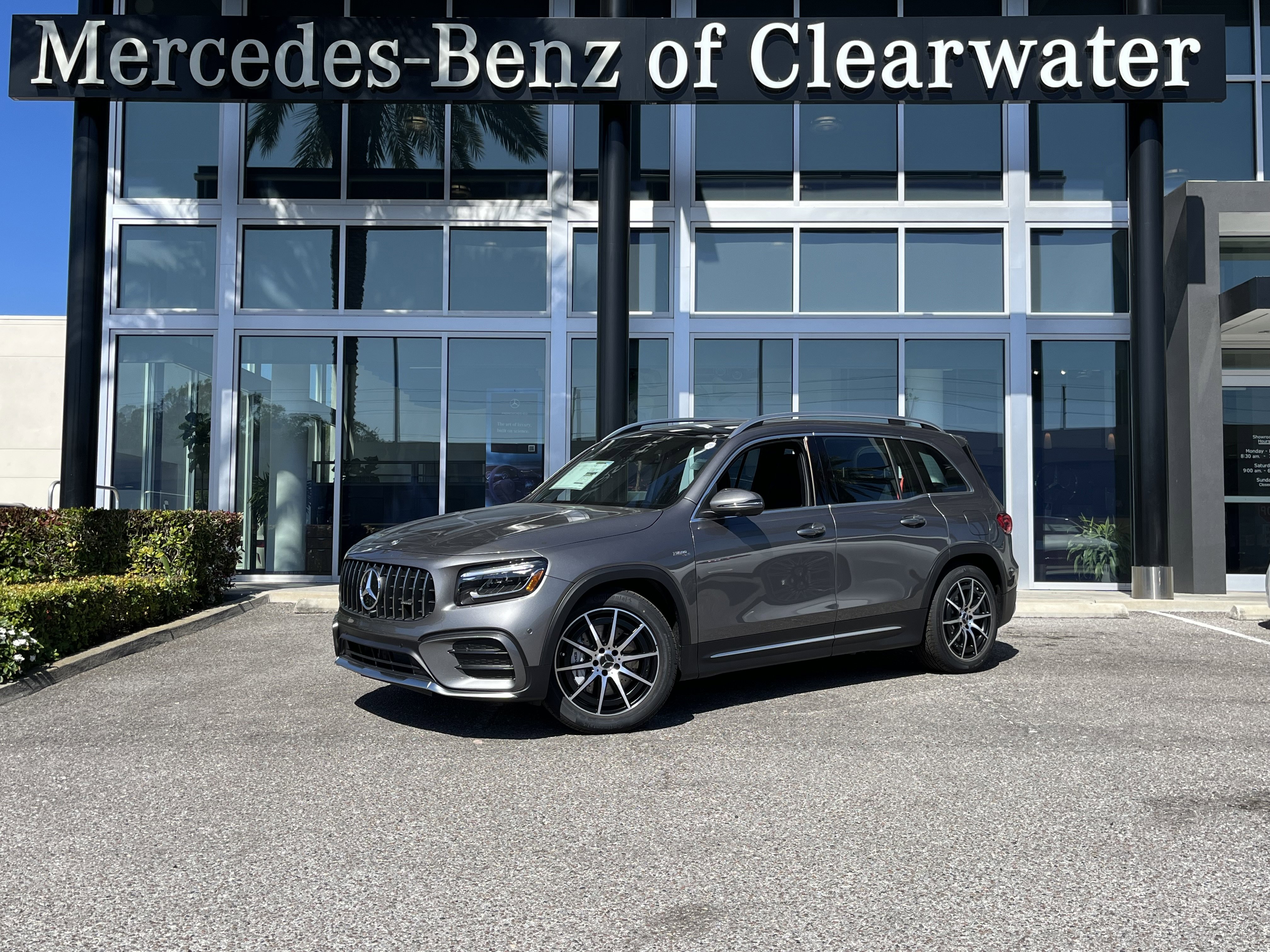 2026 Mercedes-Benz GLB GLB 35 AMG 4MATIC's photo
