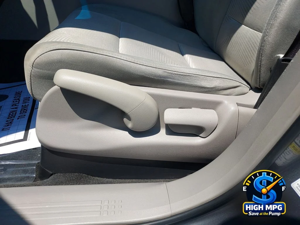 Used 2012 Gray Honda LX image 9