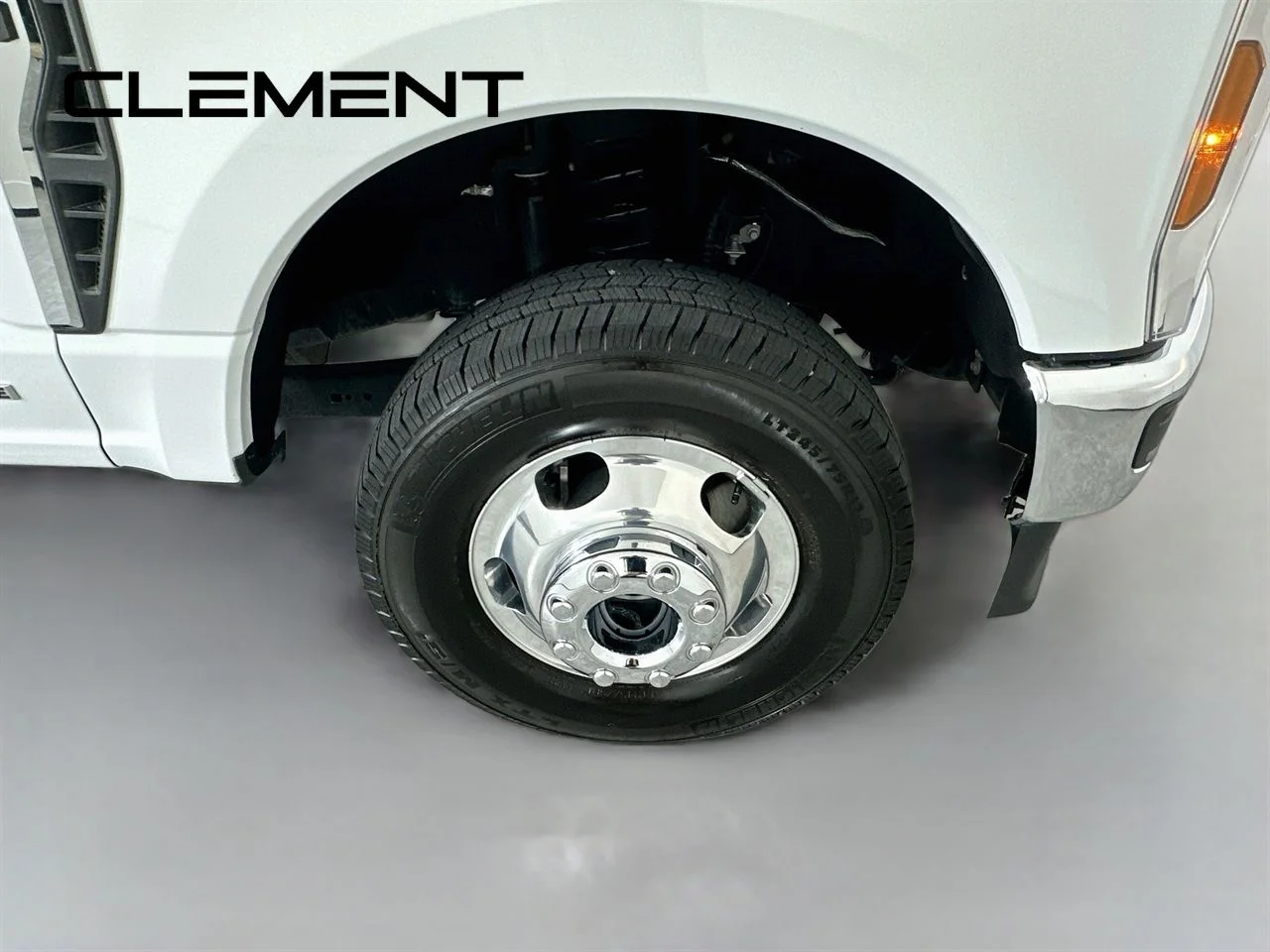 Used 2026 Oxford White Ford XLT image 32