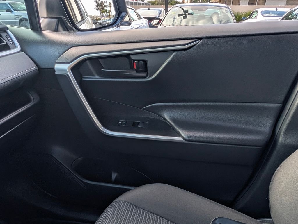 2024 Toyota RAV4 LE - Photo 23