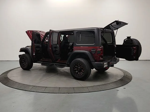 Used 2021  Jeep Unlimited Rubicon image 12