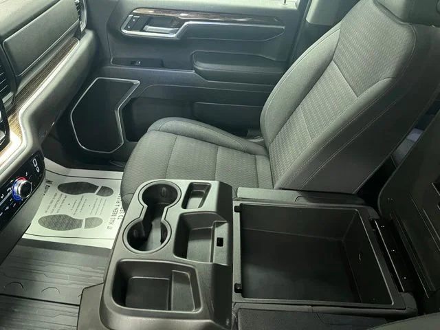 Used 2023 White GMC SLE image 35