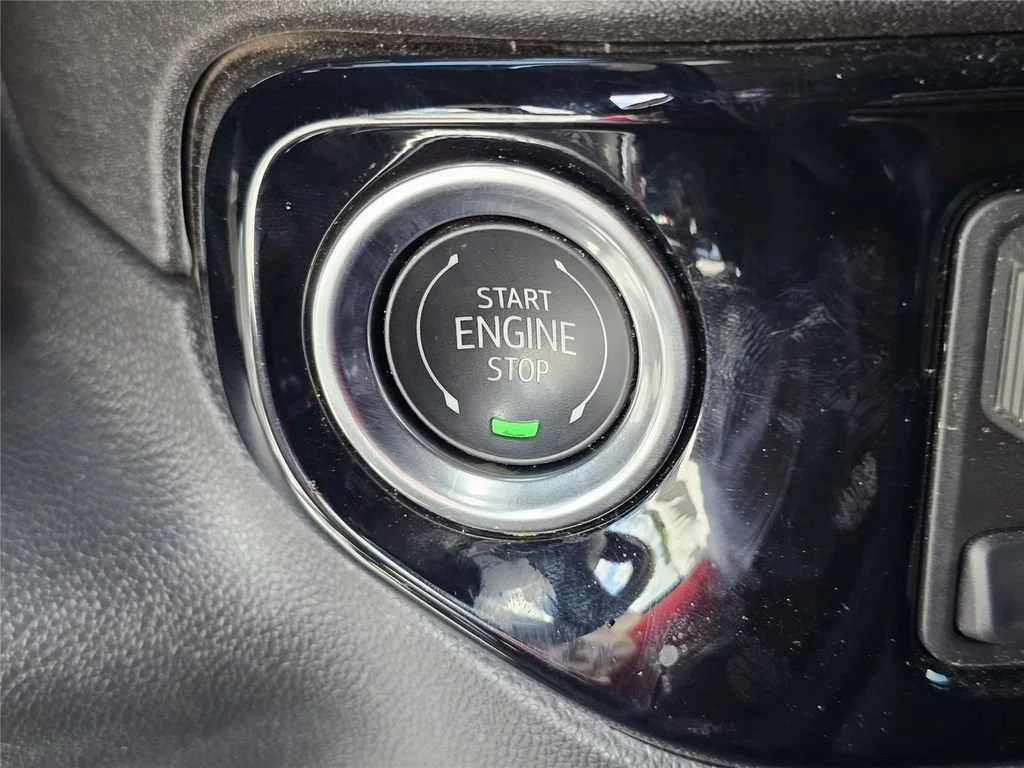 Used 2026 Onyx Black GMC SLE image 25