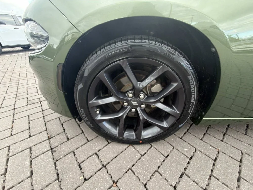 Used 2023 Green Dodge SXT image 10