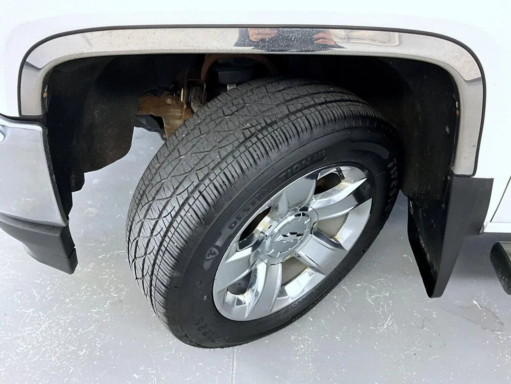 Used 2017 White Chevrolet LTZ image 23