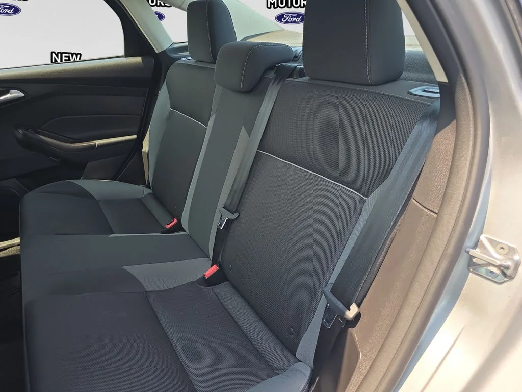 Used 2014 Ingot Silver Ford SE image 12