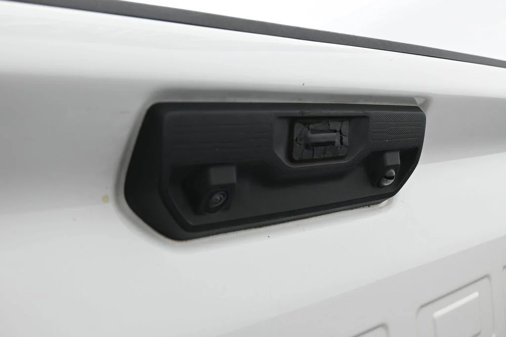 Used 2022 Summit White Chevrolet LT image 31