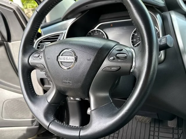 Used 2020 Super Black Metallic Nissan SV image 13
