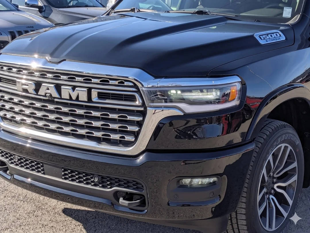 New 2026 Black RAM Limited Longhorn - - Pkg 27K - 5.7L HEMI V8 eTorque - Pano Sunroof - E?Locker Axle & More! image 9