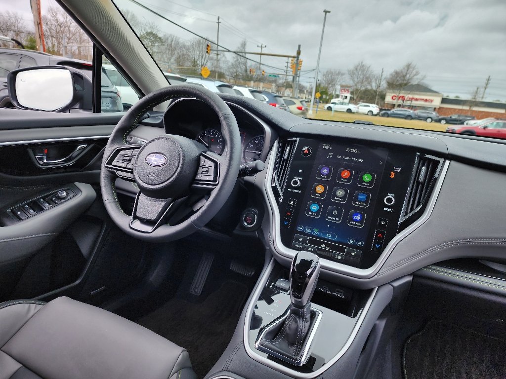 Used 2025 Ice Silver Metallic Subaru Onyx Edition image 28