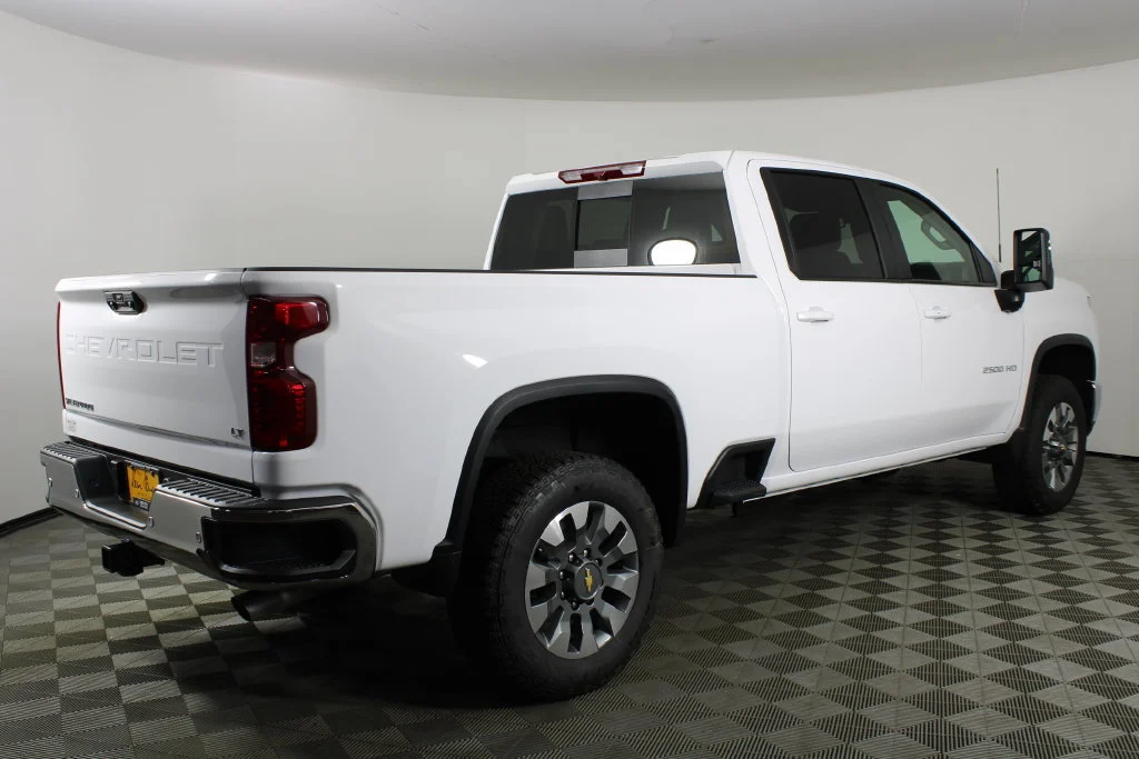 New 2026 Summit White Chevrolet LT image 5
