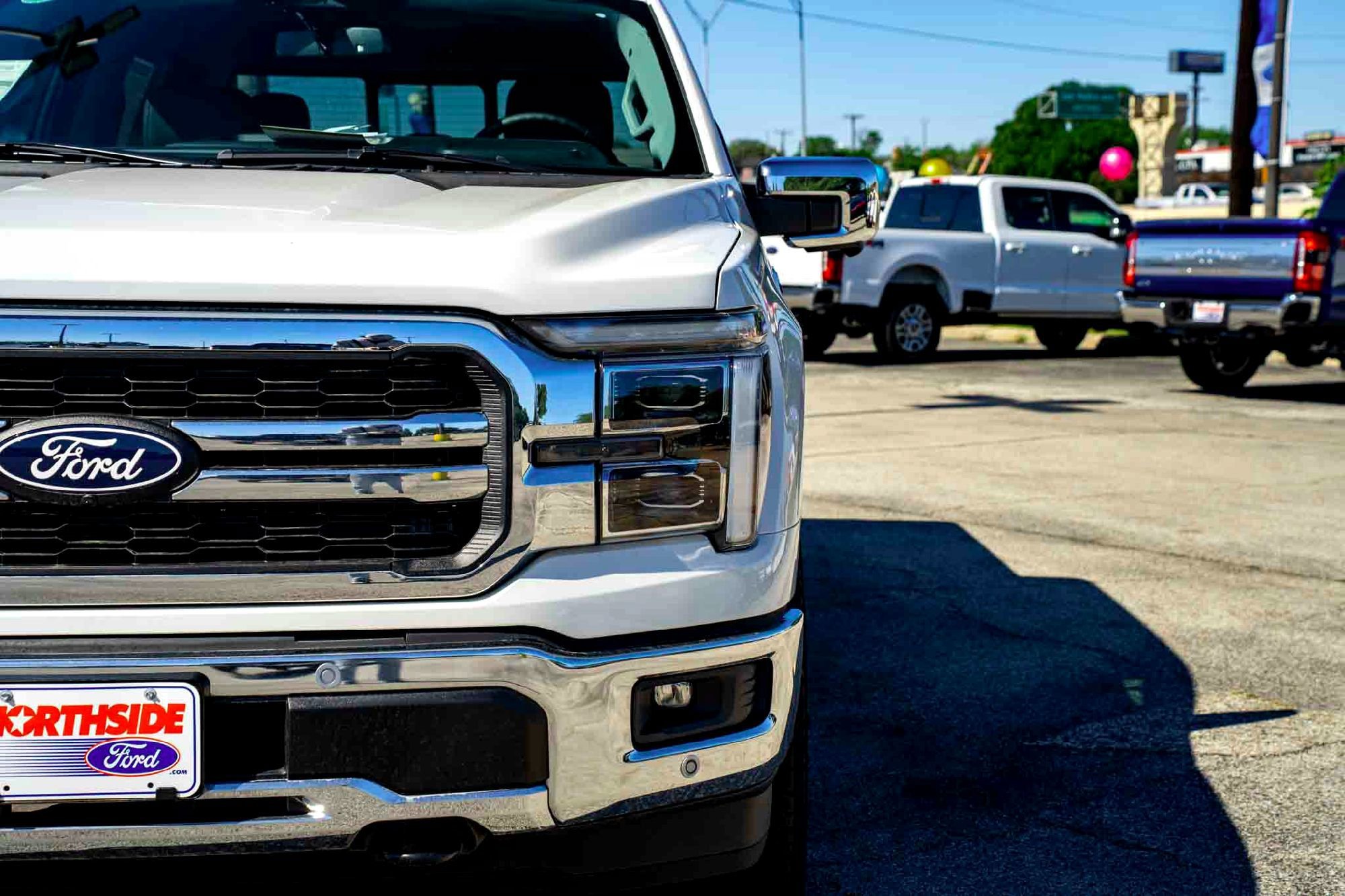 New 2025 Star White Metallic Tri-Coat Ford LARIAT image 8