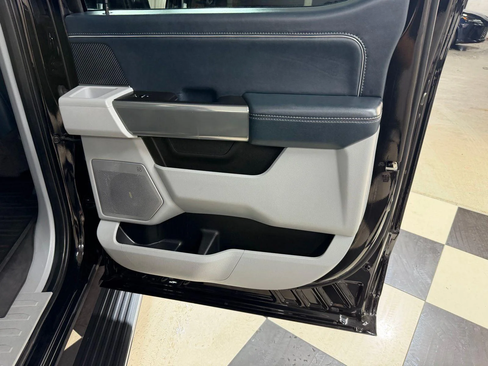 Used 2023 Agate Black Metallic Ford Limited image 26