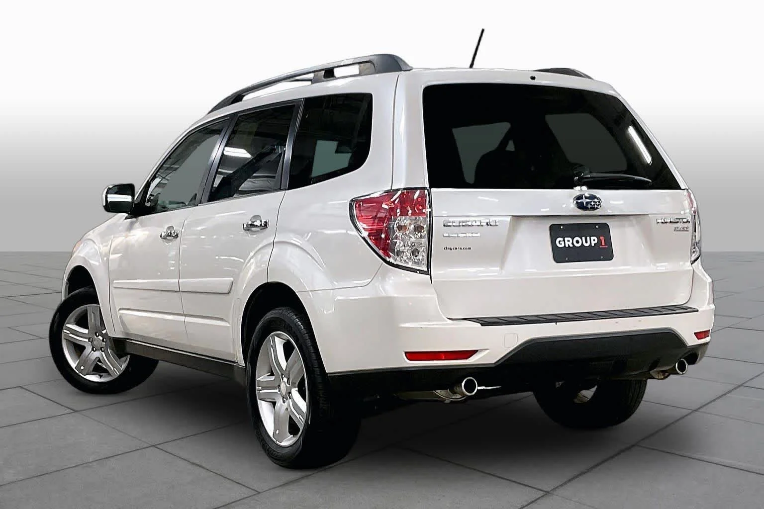 Used 2010 Satin White Pearl Subaru 2.5X Limited image 11