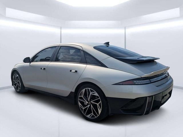 Used 2023 Gold Hyundai SEL image 5