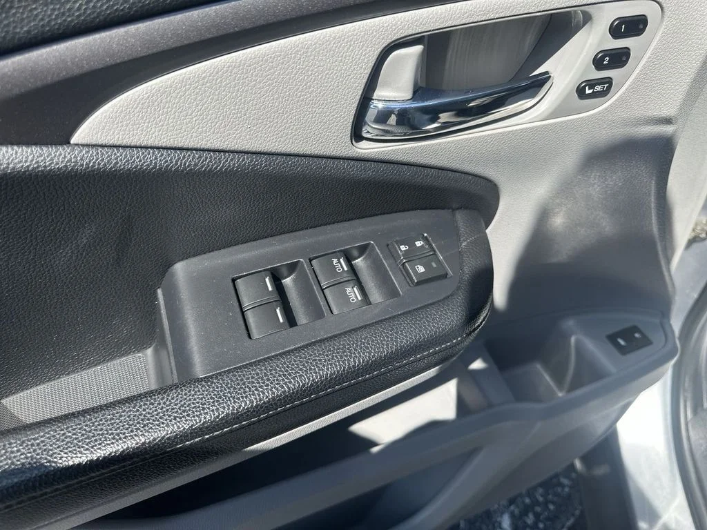Used 2019  Honda EX-L image 19