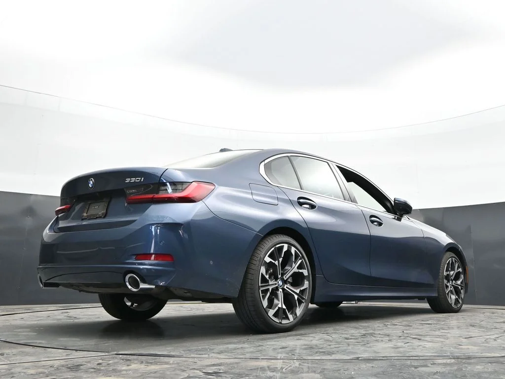 2025 BMW 3 Series 330i - Photo 26
