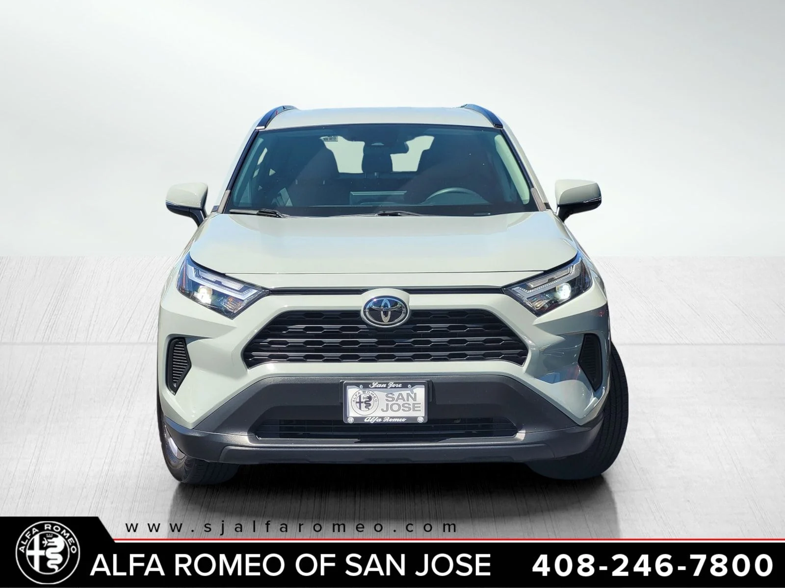 Used 2023  Toyota XLE image 2