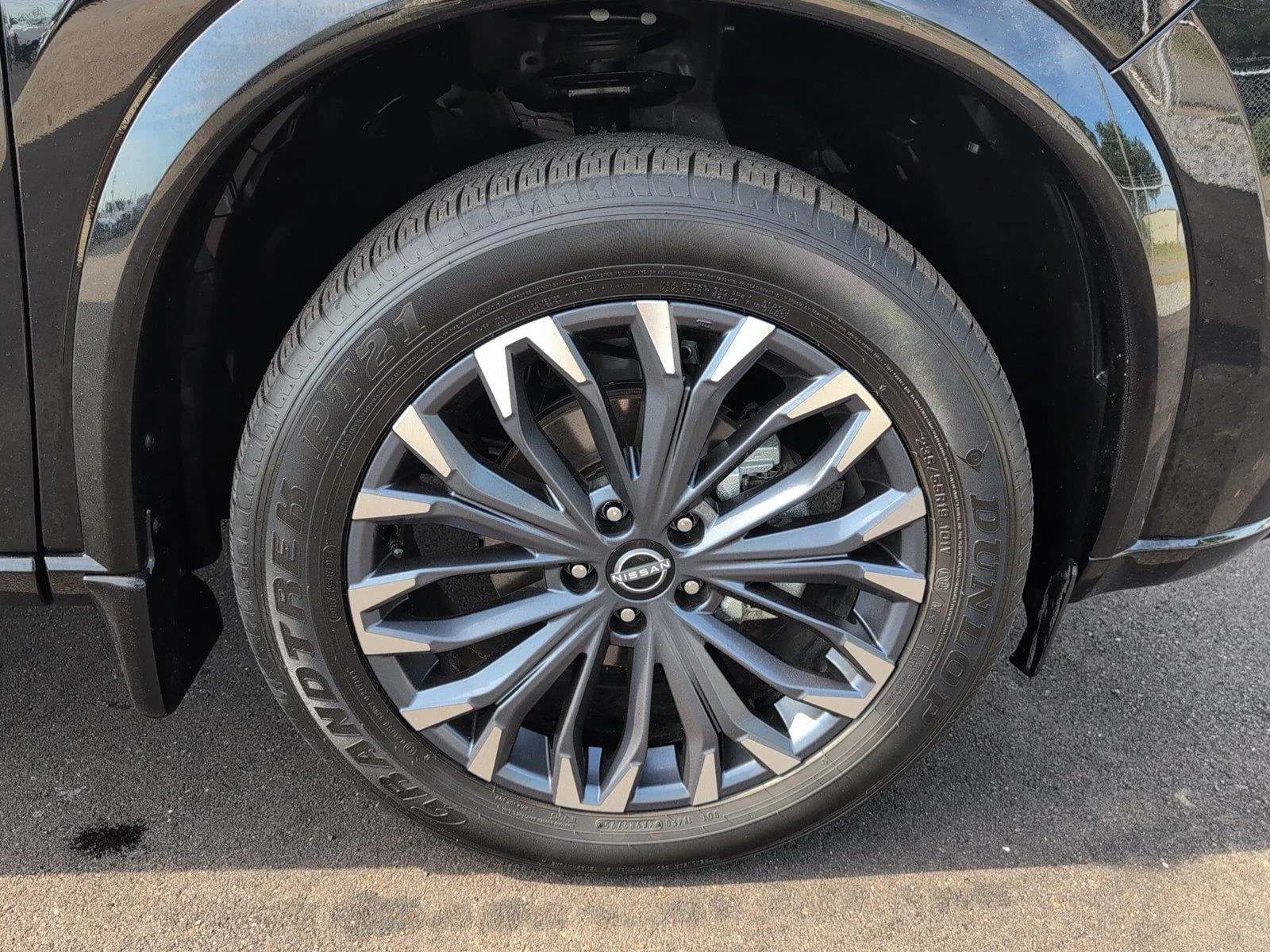 Used 2026 Super Black Nissan Platinum image 38