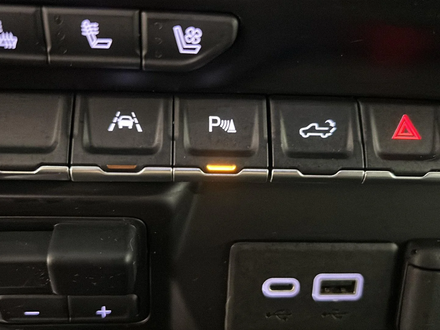 Used 2022 Onyx Black GMC Denali image 31
