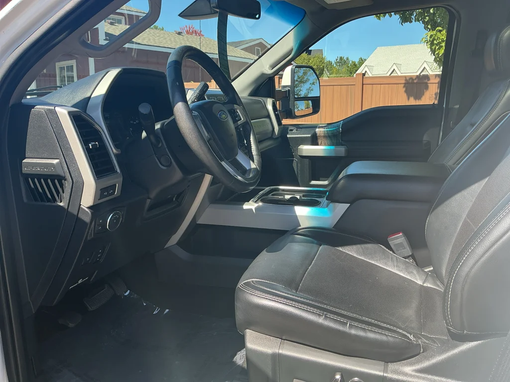 Used 2019 White Platinum Tri-Coat Metallic Ford LARIAT image 11