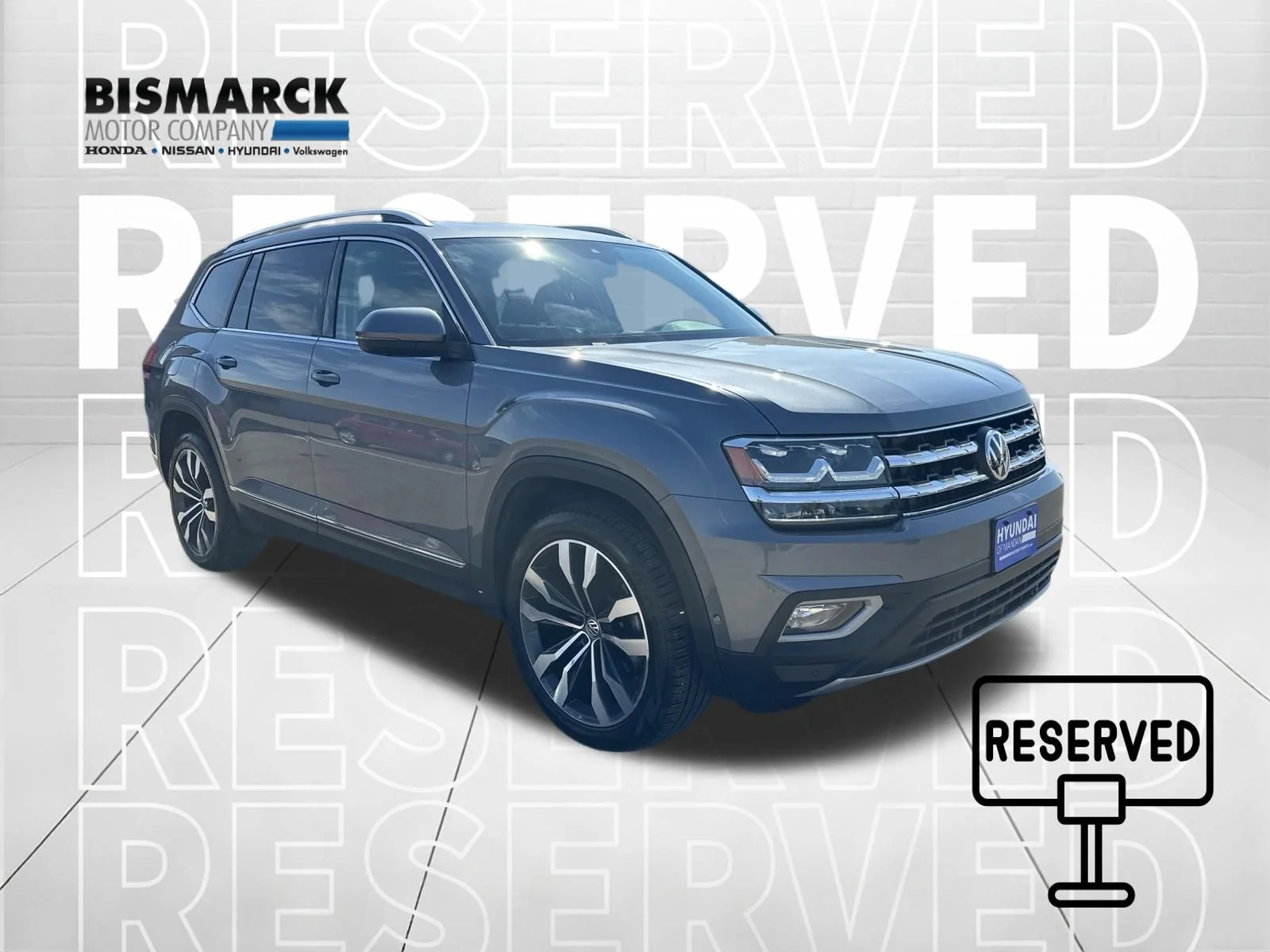Used 2019 Gray Volkswagen SEL Premium image 2