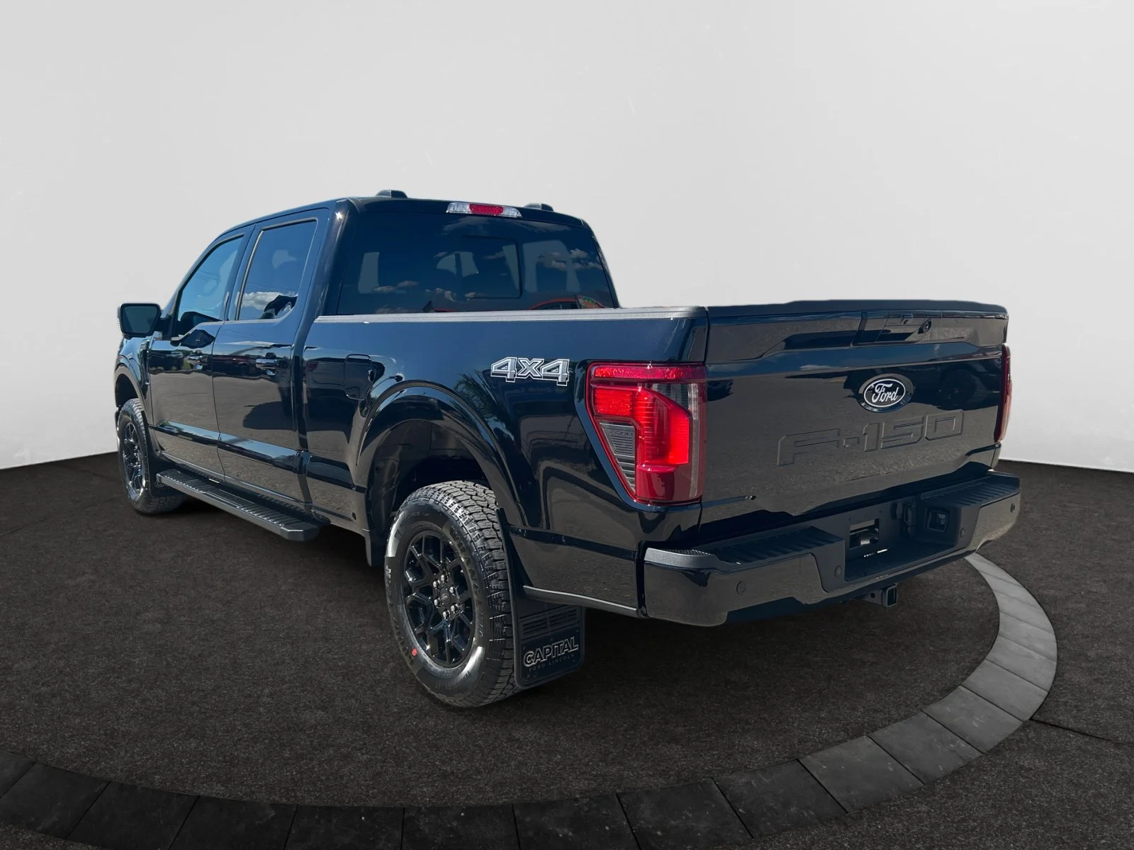 New 2026 Agate Black Metallic Ford XLT image 3