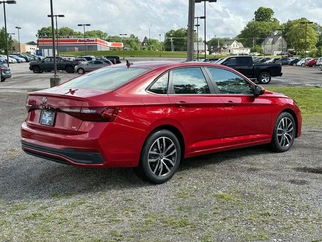2025 Volkswagen Jetta SE - Photo 4