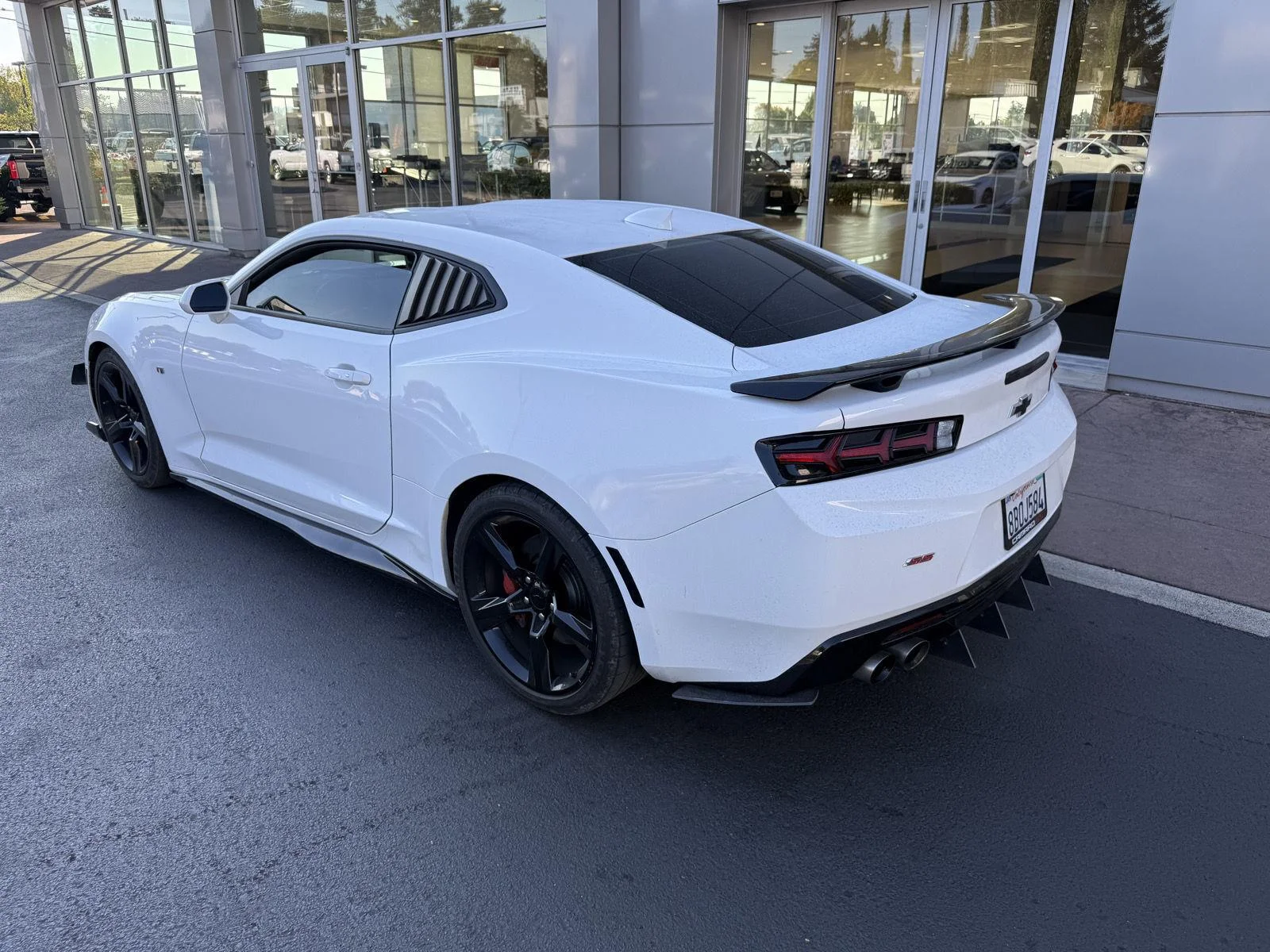 Used 2018 Summit White Chevrolet 1SS image 3