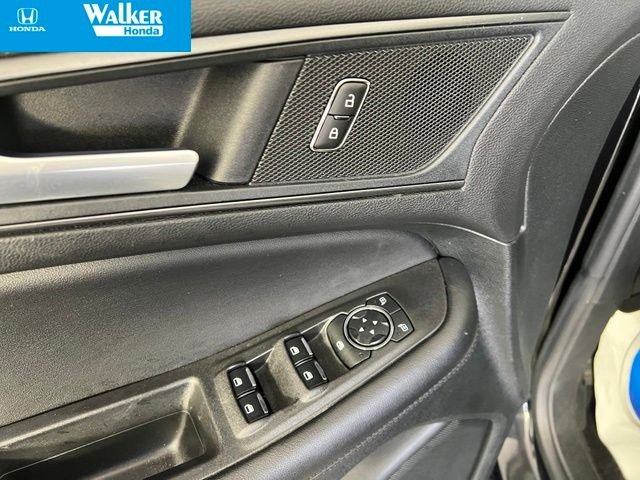 Used 2023 Black Ford SE image 19