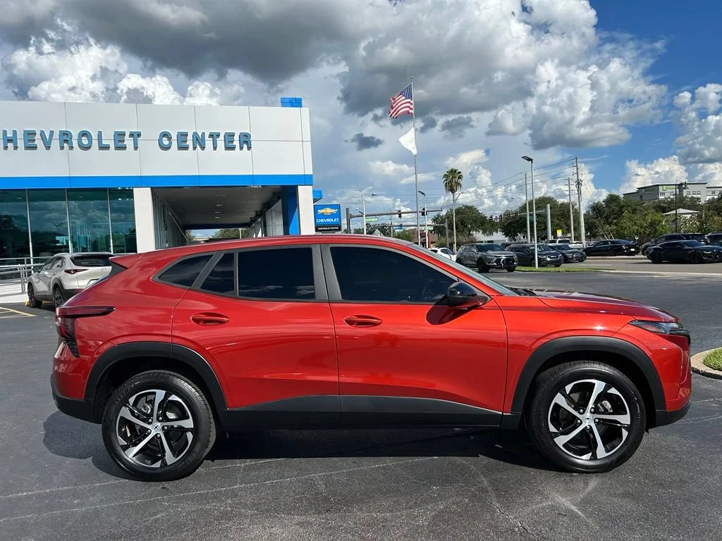 Used 2024 Cayenne Orange Metallic Chevrolet 1RS image 9