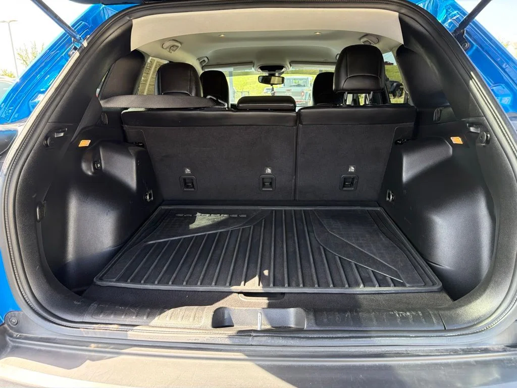 Used 2021 Blue Jeep Latitude Plus image 16
