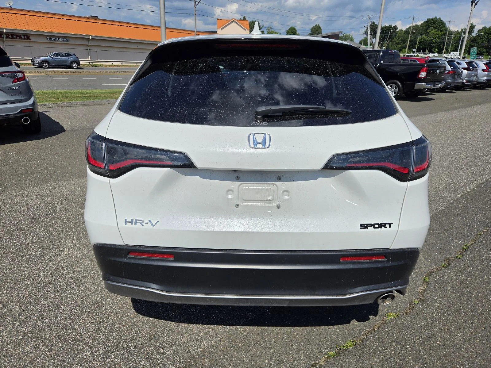 Used 2024 Platinum White Pearl Honda Sport image 4