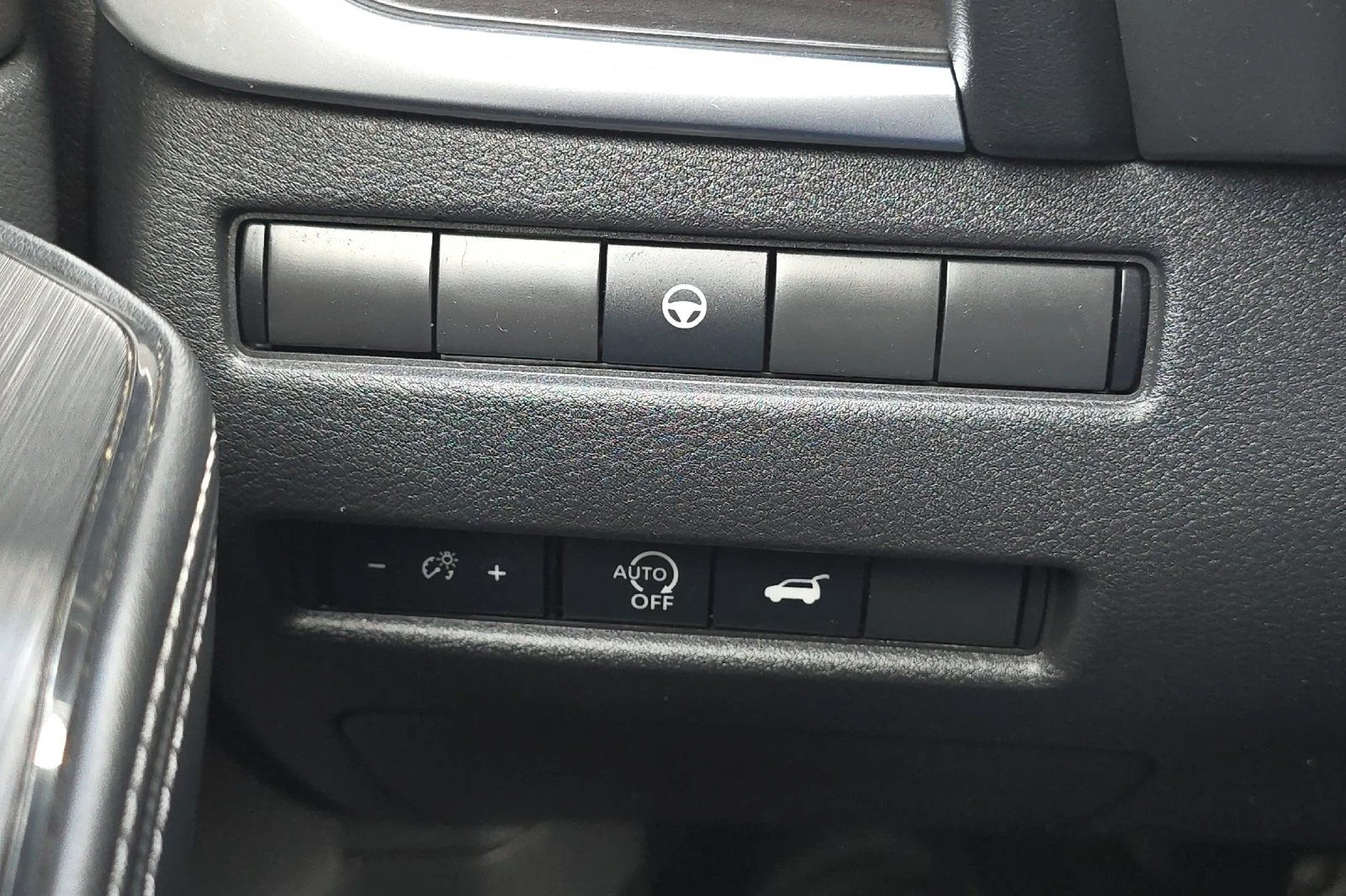 Used 2023 White Nissan Platinum image 31
