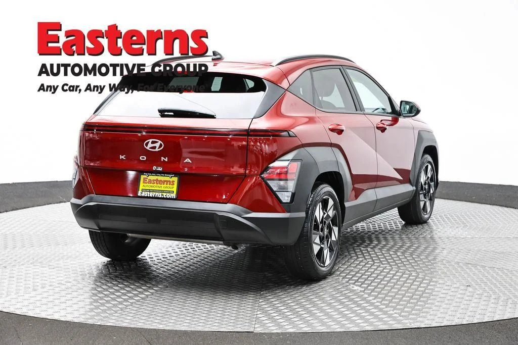 Used 2025 Red Hyundai SEL image 6