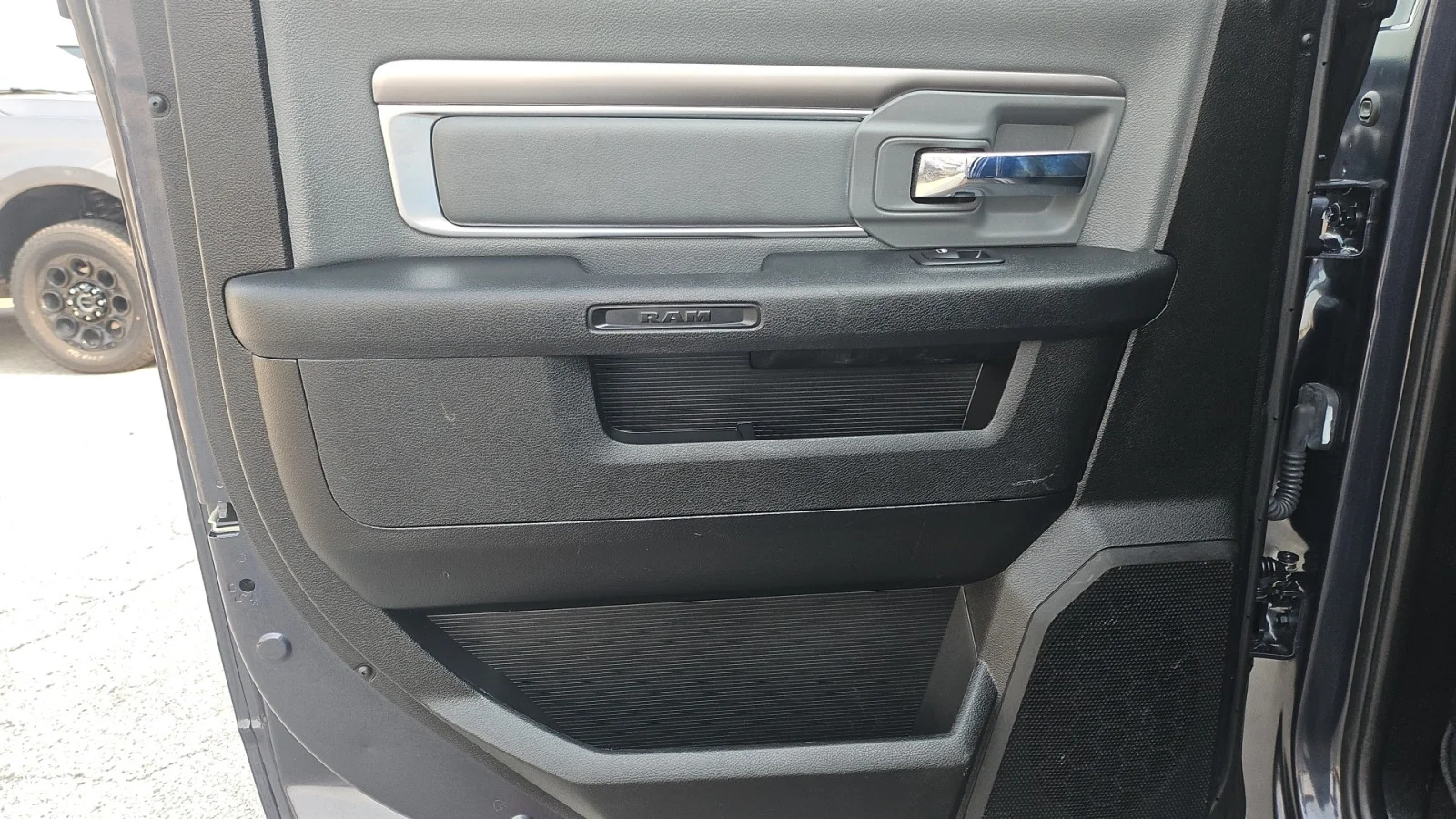 Used 2021 Gray Ram SLT 4WD image 13