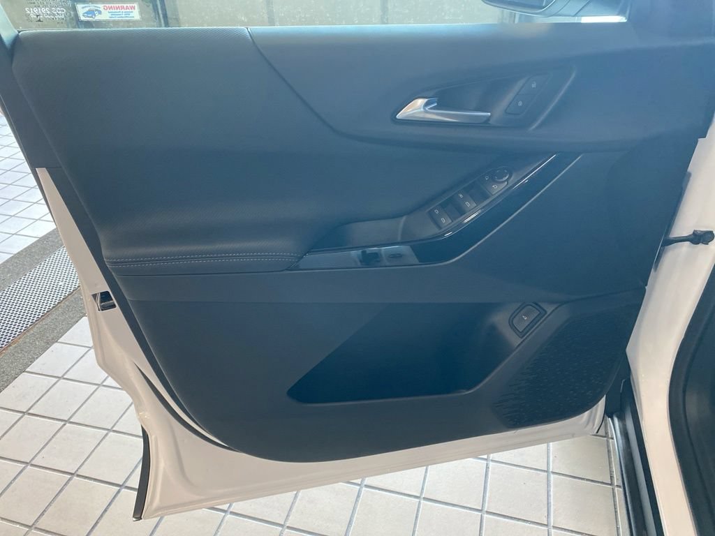New 2026 Summit White Chevrolet LT image 10