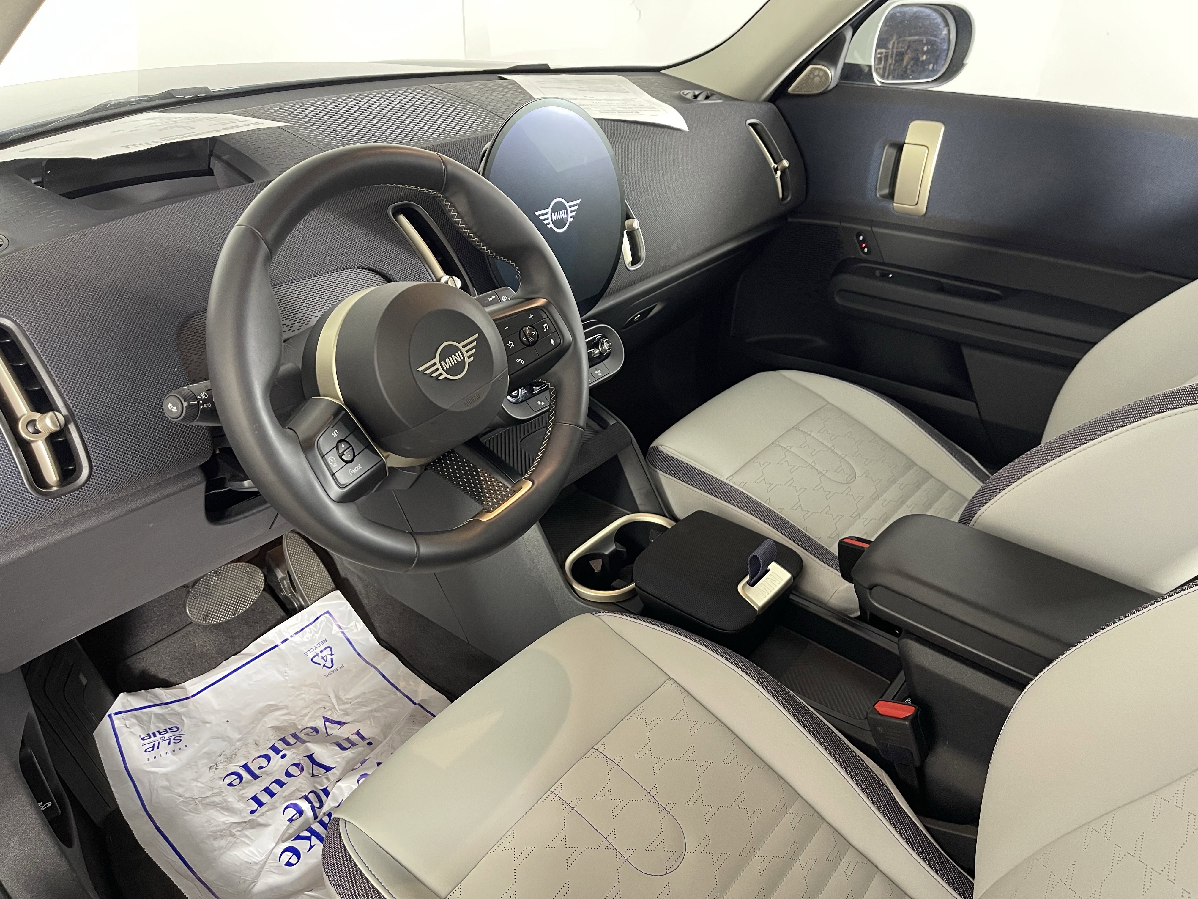 2025 MINI Countryman S - Photo 11