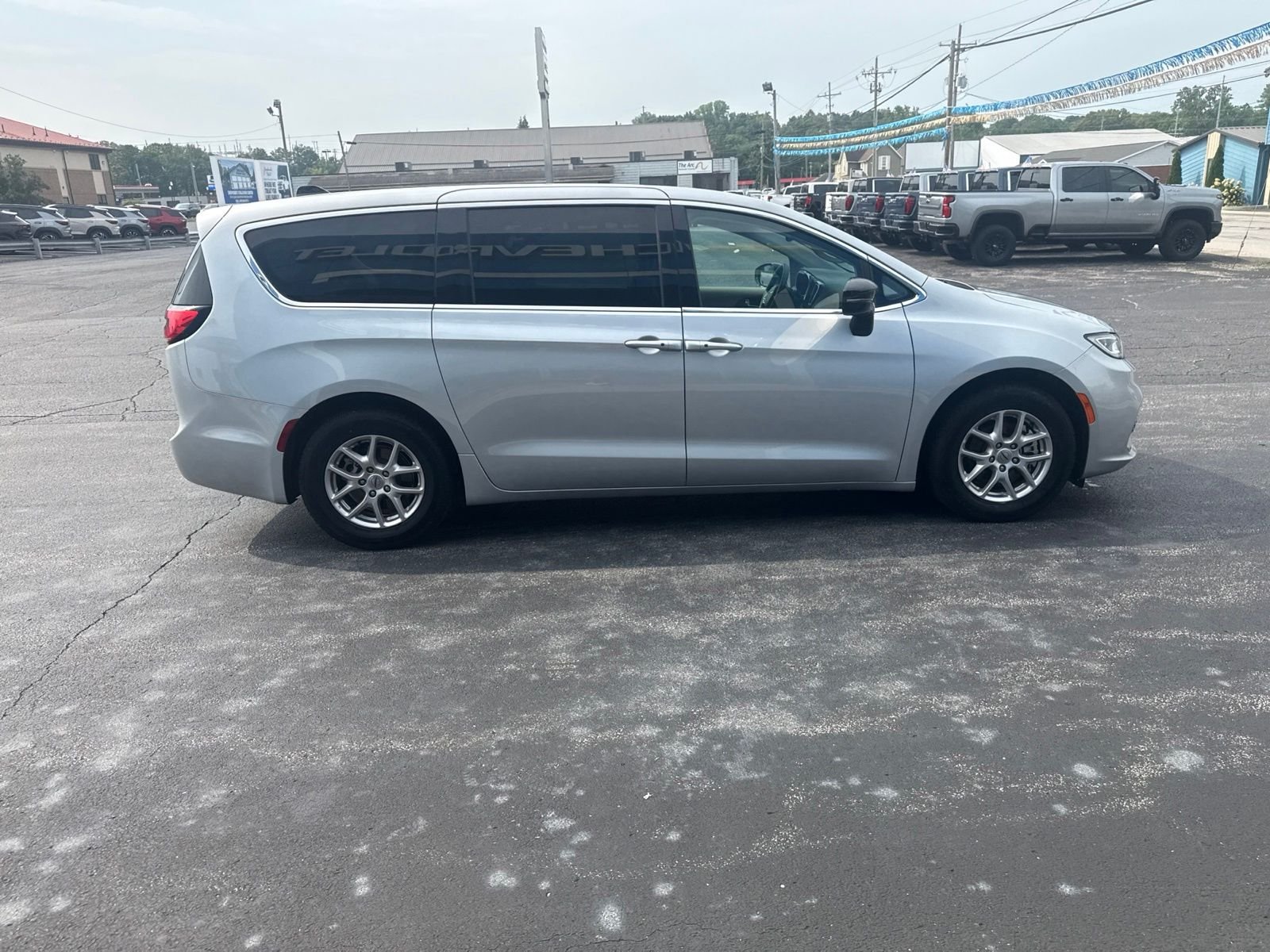 Used 2024 Silver Chrysler Touring L image 8