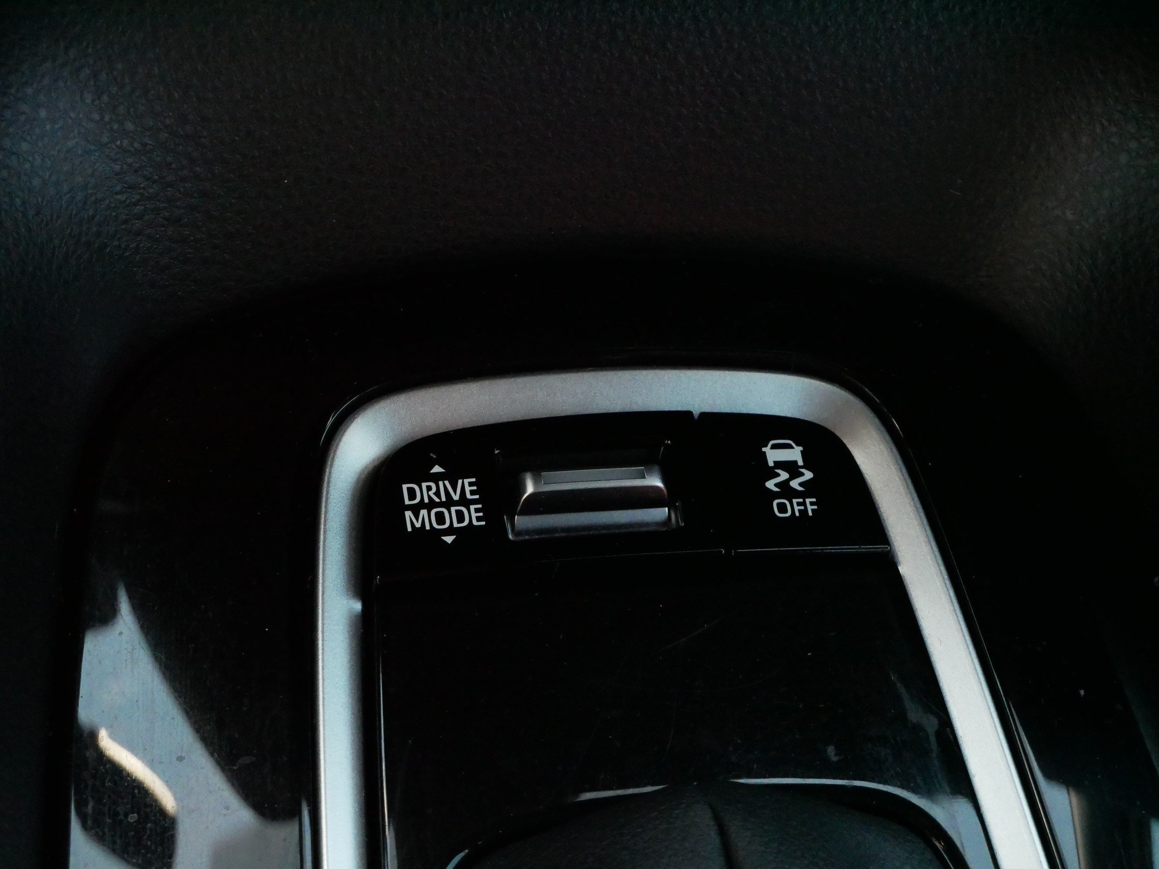 Certified Used 2025 UNDERGROUND Toyota SE image 28