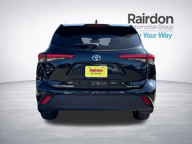 Used 2023 Midnight Black Metallic Toyota L image 6